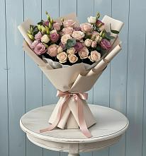 Букет цветов из:  Розы и Лизиантусы в Ахметовскую