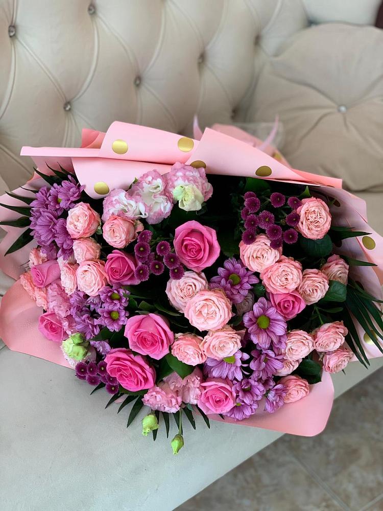 Букет цветов из: Хризантемы, Розы и Лизиантусы в Ахметовскую