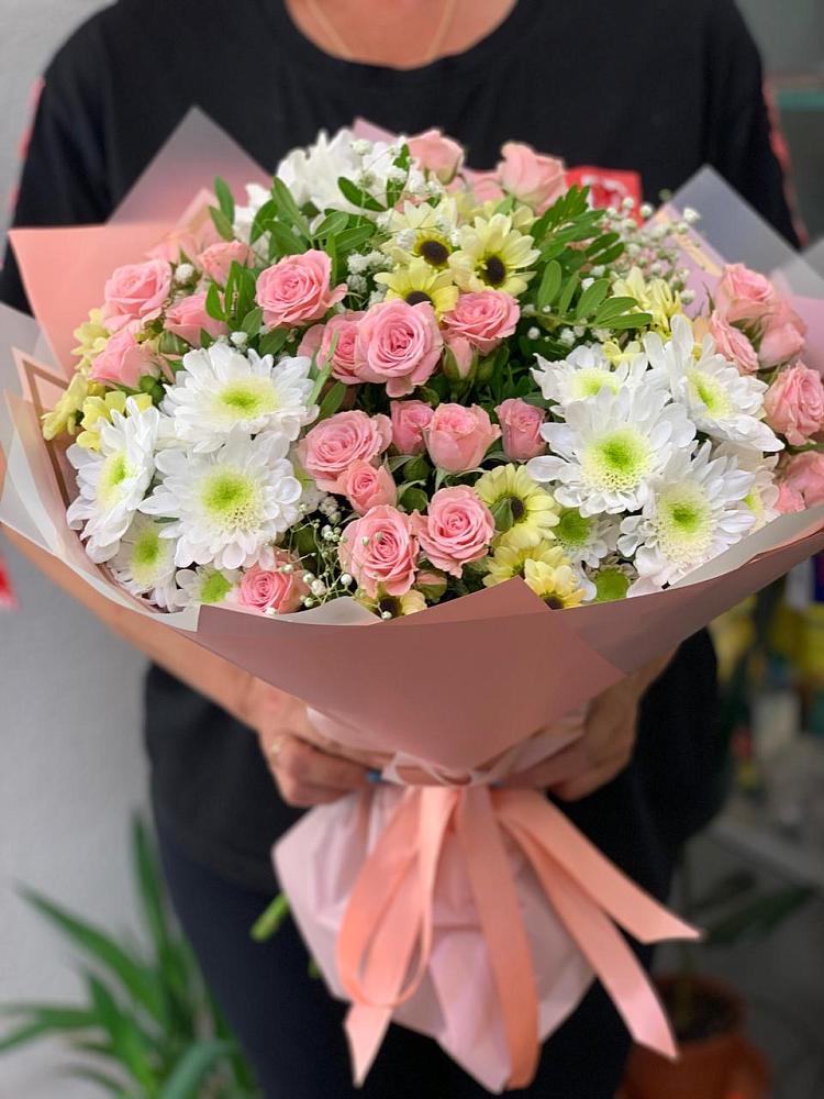 Букет цветов из: Розы и Хризантемы в Ахметовскую