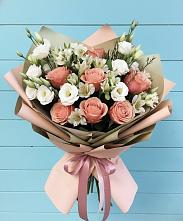 Букет цветов из:  Розы, Альстромерии и Лизиантусы в Ахметовскую