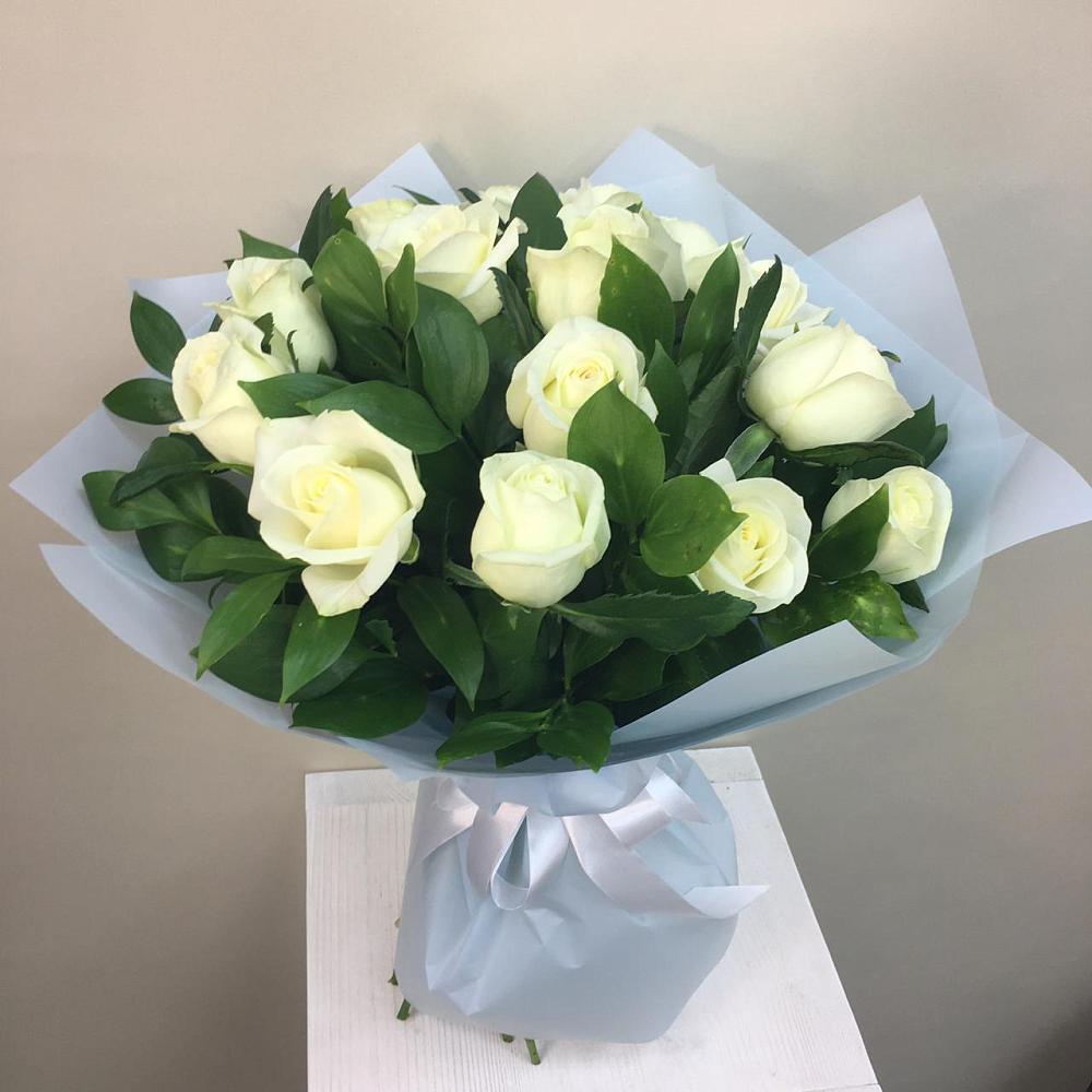 Букет 15 Белых роз Проуд в Ахметовскую