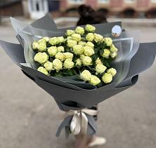 Букет Белые кустовые розы Солинеро в Ахметовскую