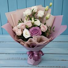Букет цветов из:  Розы и Лизиантусы в Ахметовскую