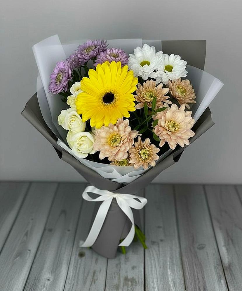 Букет цветов из: Розы, Герберы и Хризантемы в Ахметовскую