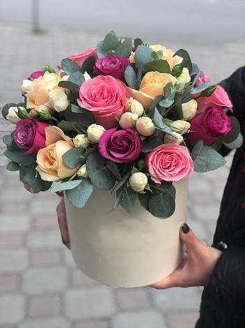 Цветочная композиция из Розы в шляпной коробке в Ахметовскую