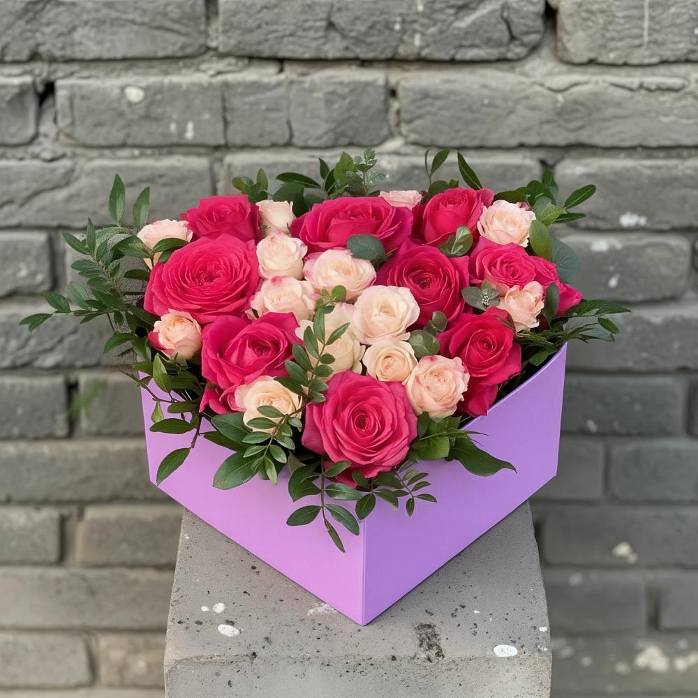 Цветочная композиция из Розы в коробке в Ахметовскую