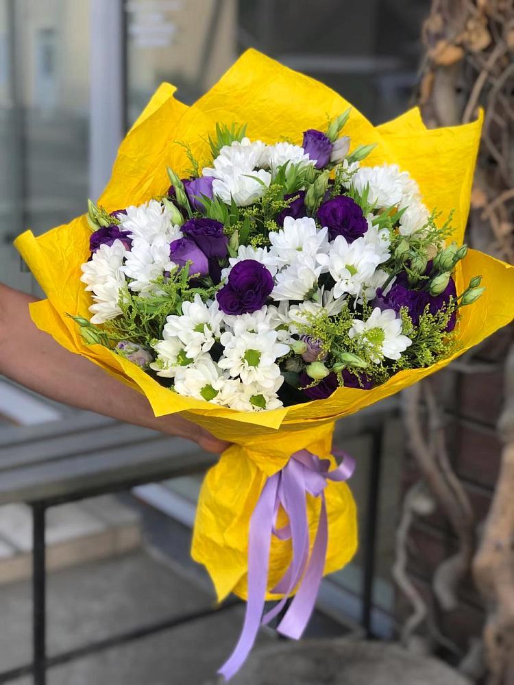 Букет цветов из: Ирисы, Хризантемы и Ромашки в Ахметовскую