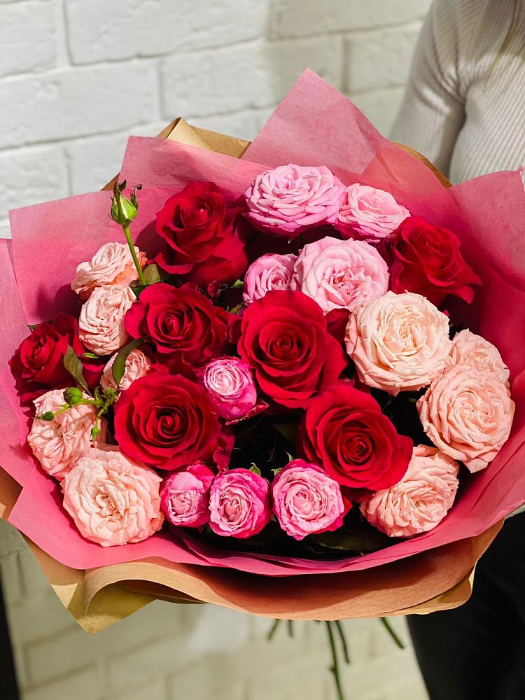 Букет цветов из: Розы в Ахметовскую