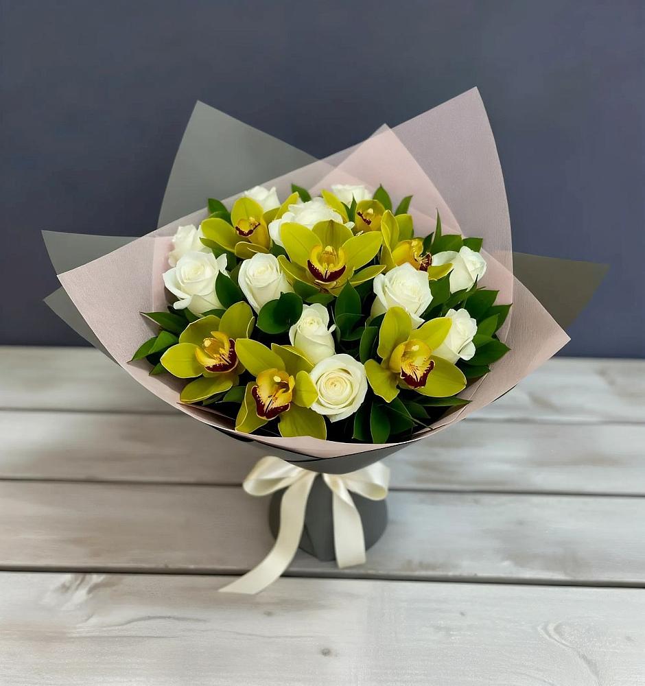 Букет цветов из: Орхидеи и Розы в Ахметовскую