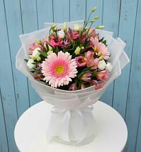 Букет цветов из:  Герберы, Альстромерии и Лизиантусы в Ахметовскую