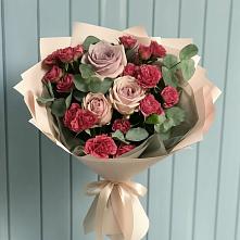 Букет цветов из:  Гвоздики и Розы в Ахметовскую