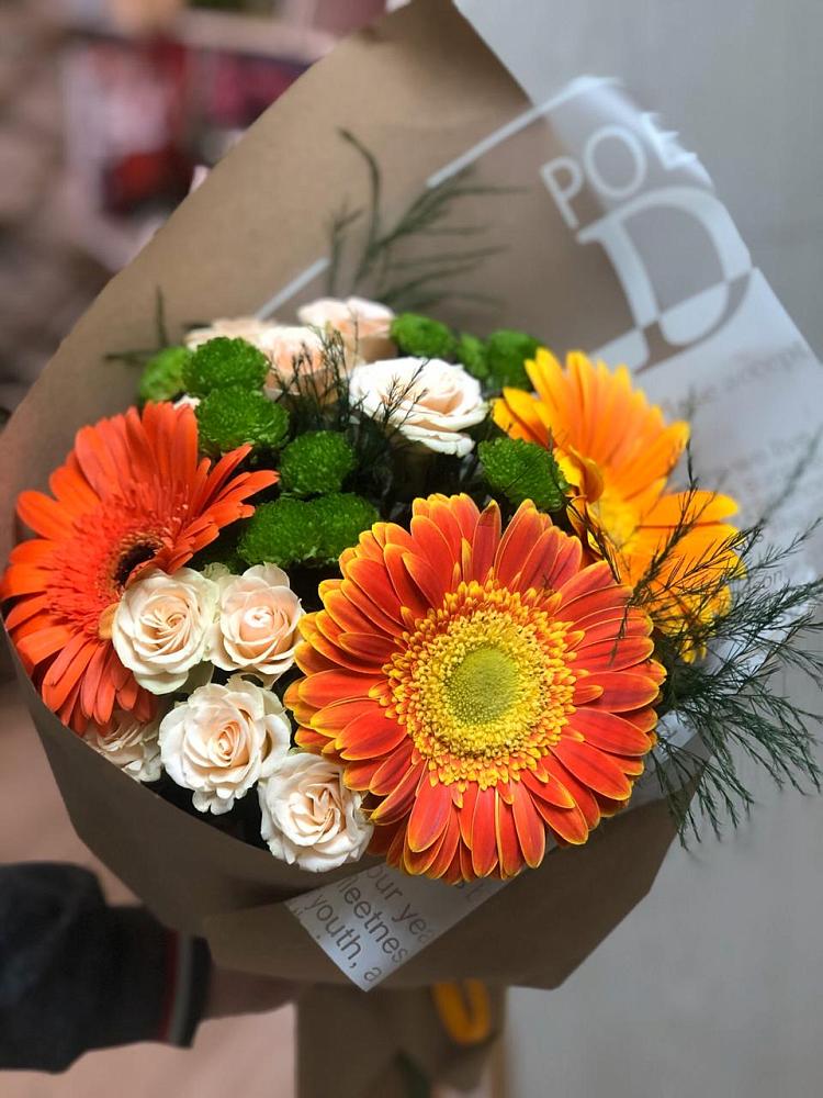 Букет цветов из: Герберы, Хризантемы и Розы в Ахметовскую