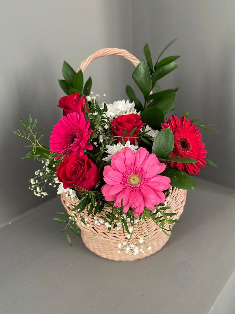 Цветочная композиция из Розы, Хризантемы и Герберы в корзине в Ахметовскую