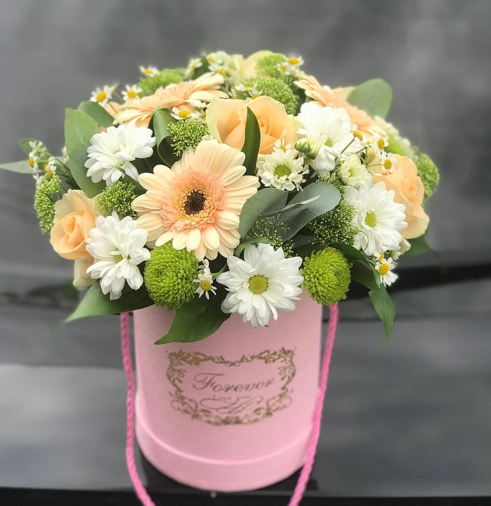 Цветочная композиция из Розы, Герберы и Хризантемы в шляпной коробке в Ахметовскую