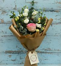 Букет цветов из:  Розы и Лизиантусы в Ахметовскую