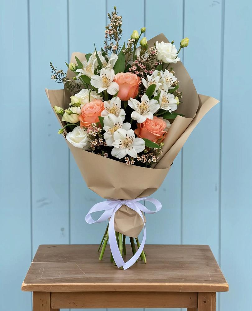 Букет цветов из: Альстромерии, Лизиантусы, Розы и Хризантемы в Ахметовскую